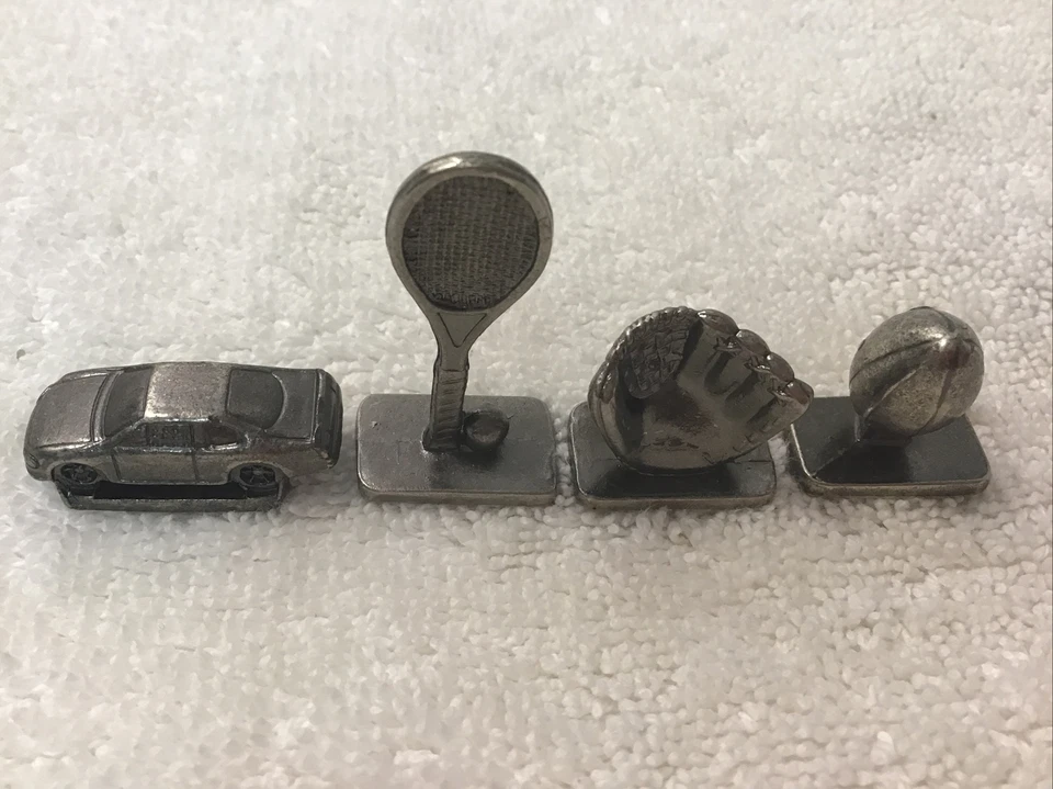 4 Piezas SCENE-IT MATTEL MONOPOLY Fichas Peltre Coche Guante Fútbol Tenis 2005 DEPORTE Foto 1 de 1