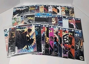 DC Comics - Lote de libros de cómics de renacimiento de Batman y DC Universe [de 33] - Imagen 1 de 18