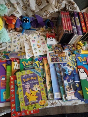 Gran Lote Pokemon Juguetes Surtidos, Pegatinas, Tatuajes, Libros, Burger King, VHS DVD Foto 1 de 4