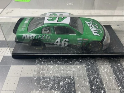 NASCAR 1:24 Wally Dallenbach #46 First Union 1997 Monte Carlo CWB NOS Foto 1 de 4