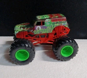 Monster Jam Grave Digger Speedway Exclusive Loose Clear Body Truck 1/64 Diecast - Picture 1 of 6