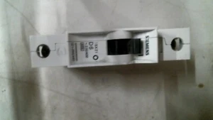 SIEMENS 5SX21 D6 CIRCUIT BREAKER 5SX2-106-8 230-400VAC 1P 6A -FREE SHIPPING - Picture 1 of 2