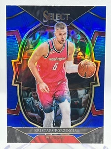 Kristaps Porzingis 2022-23 Panini Select Basketball #4 Concourse BLAU PRIZM - Bild 1 von 2
