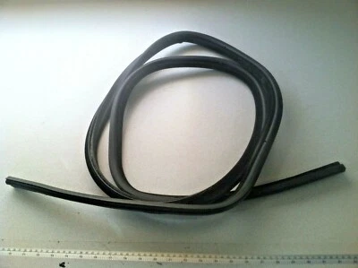 BMW 325xi 325i 330i 330Ci E46 2000-2006 ~ sello tapa maletero ~ 51718227309	 Foto 1 de 2