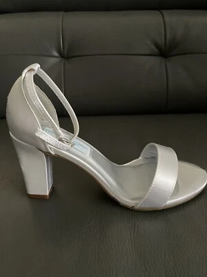 Maddox Blanco Teñible Satén Baile de graduación Boda Dama de honor Tacón Grueso Sandalia Zapato 7.5M Foto 1 de 4