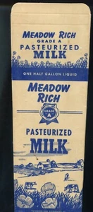 Wausau, WI, latte ricco di prato mezzo gallone cartoni latte inutilizzati anni '60 circa 5 cartoni - Foto 1 di 5