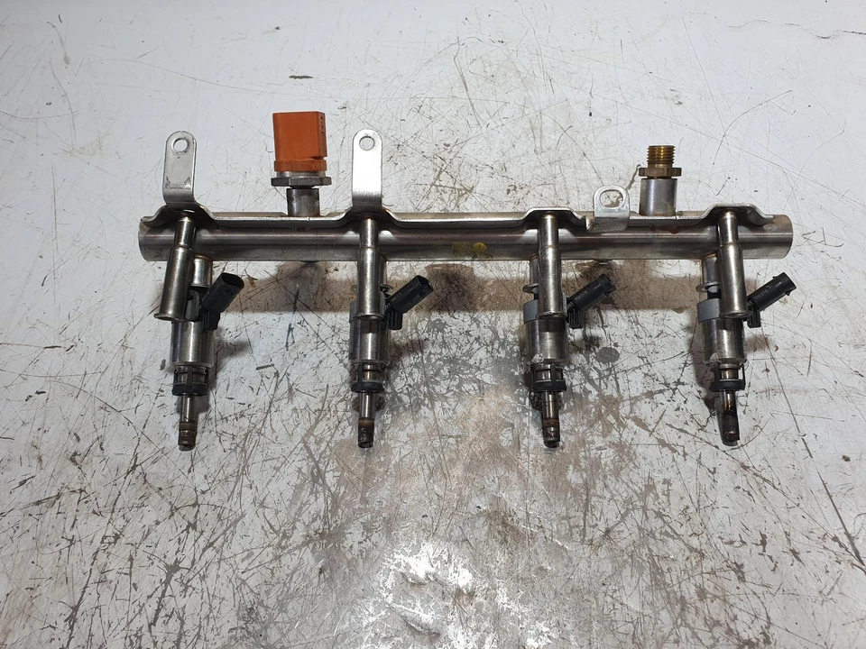 AUDI A5 INJECTION RAIL WITH INJECTORS 10/11-11/16 06J133317J — 第 1/4 张图片