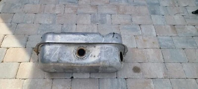 Toyota Celica 1976 tanque de combustible OEM Foto 1 de 4