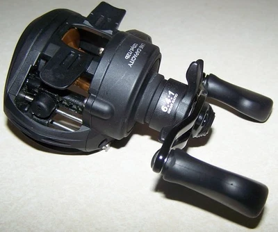 Carrete de pesca Lews Classic CSS1H carrete de velocidad baitcast 5 rodamientos 6,4:1 relación de transmisión B Foto 1 de 4