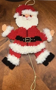 Vtg Plastic Yarn Needlepoint Retro Jumping Santa Pull String 9 Inch - Picture 1 of 6