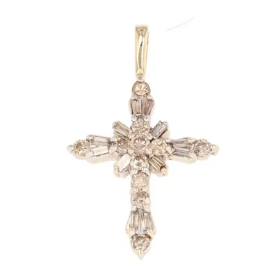 Кулон в форме религиозного креста с кластером бриллиантов 0,90 карата без цепи желтое золото 10 карат - Изображение 1 из 4