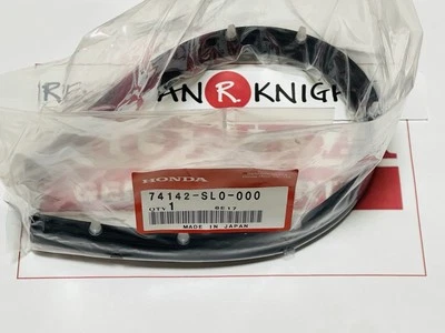 HONDA ACURA GENUINE OEM NSX Hood Seal Rubber Ref No. 33 ☆ 74142-SL0-000 ☆ - Image 1 of 4