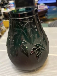 Ken Benson Pilgrim signiert geschnitzte Ahornblätter grün mattiert 7,5"" Kunst Glasvase - Bild 1 von 4