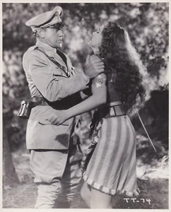 1942 Press Photo Actress Frances Gifford and Stanley Ridges in "Tarzan Triumphs" - Picture 1 of 2