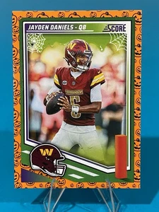 2025 Panini Score Jayden Daniels Score-A-Treat #195 Commanders - Bild 1 von 2
