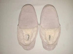 Fireside By Dearfoams Women's Mel Genuine Shearling Moccasin, Slipper  Size 8 - Picture 1 of 6