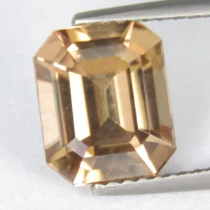 Piedra preciosa suelta corte esmeralda de circón marrón natural brillante de 3,38 quilates 8,8 x 7,4 x 4,7 mm - Imagen 1 de 5