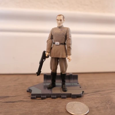 Figura de acción Star Wars La venganza de los Sith Tarkin Governor #45 suelta Foto 1 de 2