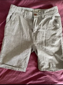 Boys Quiksilver Shorts 26 Inches - Picture 1 of 7