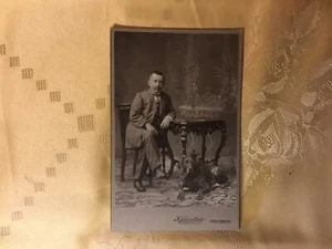 CDV Photo um 1910 Herr mit Hund H. Schmittner Friedberg - Bild 1 von 1