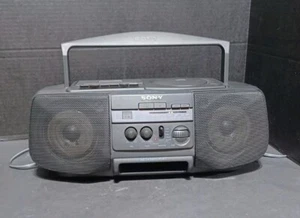 Sony Compact Size Cassette Recorder CD FM AM CFD-V10 In Original Box Boombox - Picture 1 of 10