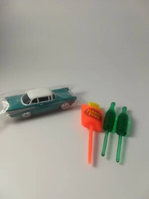 Coche Drive Inn miniatura vintage años 50 papas fritas y bebidas de cola verde... Foto 1 de 4