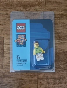 2019 LEGO 5k Family Road Race - Male - Promotional Minifigure - Rare - Picture 1 of 2
