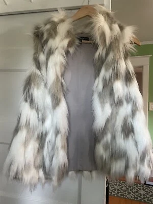 WHITE HOUSE BLACK MARKET FAUX FUR VEST-MEDIUM PETITE NEW-PERFECT CONDITION! - Image 1 of 3