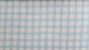 101"/102" EXTRA BREIT hellblau kariert PERKAL Folie Stoff Meterware - Bild 1 von 1