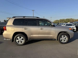 TOYOTA LAND CRUISER ZX 4.6 V8 PETROL AUTO - 2013 - 19K MLS - 1 OWNER JAPAN - Picture 1 of 11