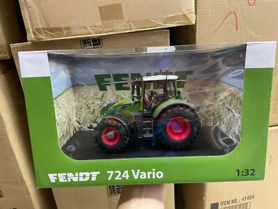 AGCO Fendt 724 Vario Nature Green 1/32 Scale DieCast Model Tractor UH5231 - Image 1 of 3