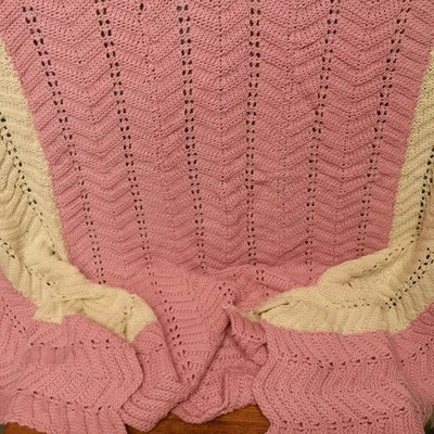 Pink White Stripy  Knitted Crochet Bedspread Blanket Throw - Image 1 of 4
