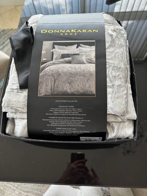 Edredón Donna Karan mármol líquido KING platino Foto 1 de 4