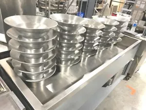 Bowl/ Hot or Cold Food Display and Serving Bowls/ 13" x 7" - Picture 1 of 7