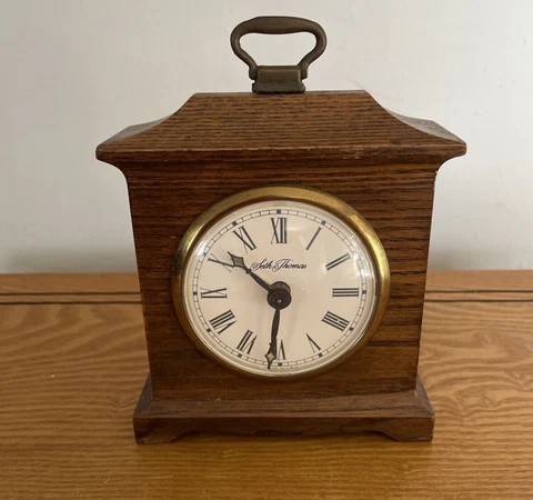 Vintage Seth Thomas Mid Century Wind Up Desk Alarm Clock Made in USA - Working Cover