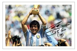 DIEGO MARADONA Autógrafo Firmado FOTO Regalo ARGENTINA Firma Estampado Fútbol - Imagen 1 de 1