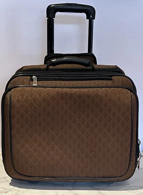 Maletín de equipaje con ruedas Joy Mangano marrón castaño. 16,5”. Foto 1 de 4