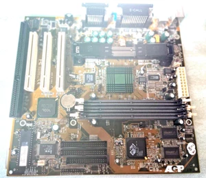 VINTAGE CHAINTECH CT-6ASV VIA VT82C692BX SLOT 1 P2 P3 ATX MB VGA SOUND MBMX42 - Picture 1 of 3