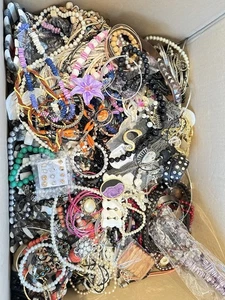 XXL 10 Kg Modeschmuck Konvolut - Bild 1 von 5