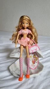 Winx Club: School Girl Flora Mattel Doll Season 2 (+ Collector Card) - Bild 1 von 9