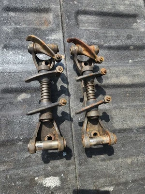 Porsche 356 Rocker Bridge Arm Assembly Pair SHAFT Cast Iron 539.05.223 - Image 1 of 3