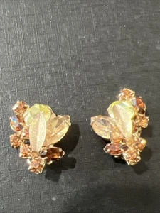 Vintage Hattie Carnegie Clip On Rhinestone Earrings - Picture 1 of 13