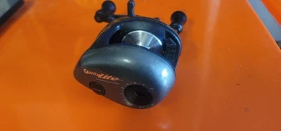 Vintage Quantum Lite QL200 baitcast reel - Image 1 of 3