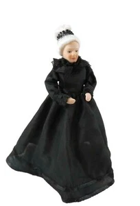 Maison de poupées victorienne vieille dame en robe noire porcelaine femme 1:12 personnes - Photo 1/8