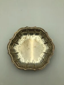 CHIPPENDALE INTERNATIONAL SILVER COMPANY SCALLOPED 5.5" Vintage ——362—— - Picture 1 of 3