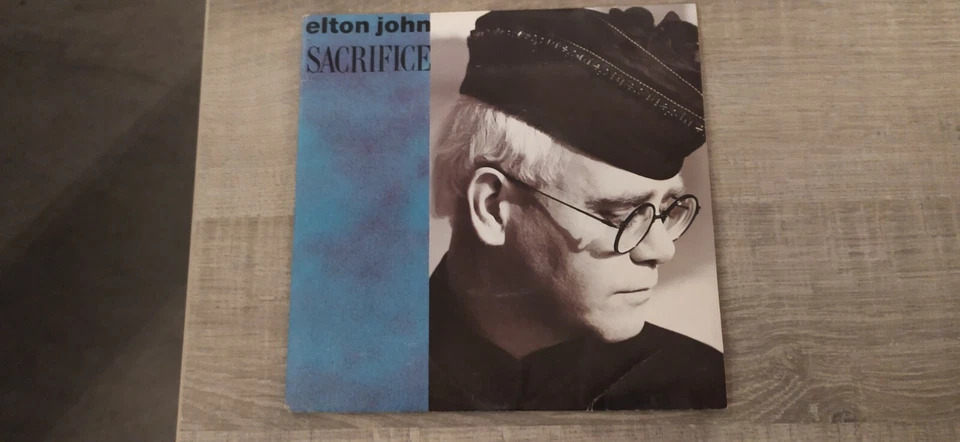 ELTON JOHN : Sacrifice 45 Tours - Photo 1/1