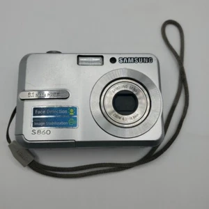 Samsung S860 8.1MP Compact Digital Camera Silver Tested Working With Sim Card - Bild 1 von 9