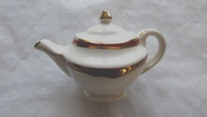 ROYAL DOULTON MINIATURE TEAPOT ORNAMENT CARLTON DESIGN - Picture 1 of 2