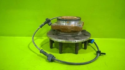 01 02 03 04 05 GMC SIERRA 1500HD FRONT WHEEL HUB OEM 3105-17 - Image 1 of 3