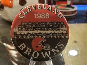 Vintage NFL 3.5 Inch 1988 Cleveland Browns Team Pin-Back Button - Picture 1 of 2
